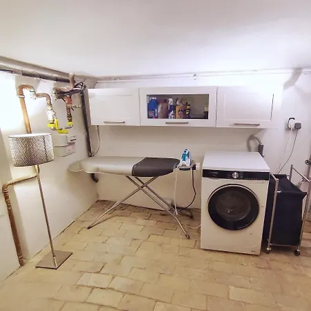 Bedroom With Free Parking ホームステイ *