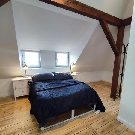 ホームステイ Bedroom With Free Parking Borsdorf